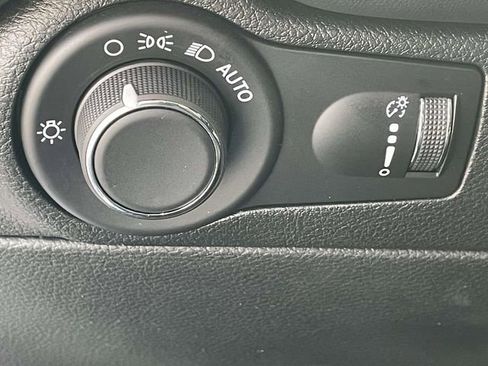 Used 2025 Dodge Durango GT RWD image 17