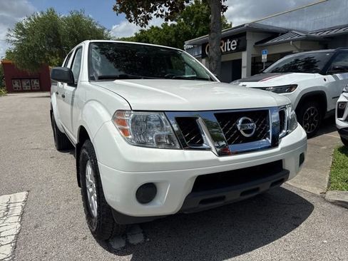 Used 2019 Nissan Frontier SV RWD image 2