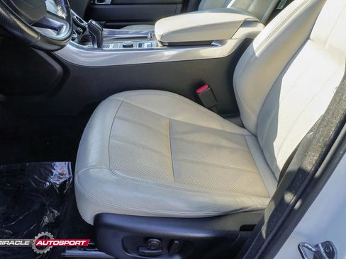 Used 2020 Land Rover Range Rover Sport HSE image 18