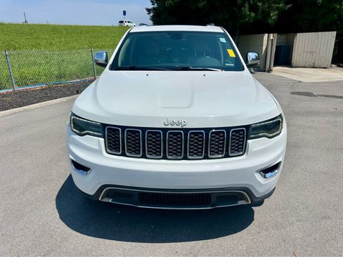 Used 2017 Jeep Grand Cherokee Limited w/ Luxury Group II AWD/4WD image 2