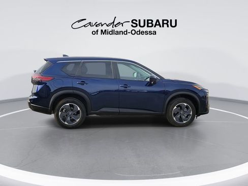 Used 2025 Nissan Rogue SV image 9