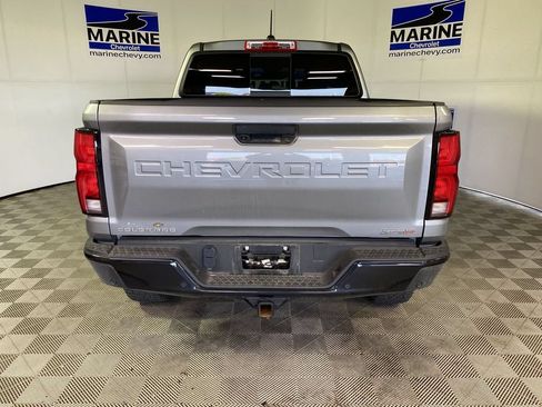 Used 2025 Chevrolet Colorado ZR2 w/ Technology Package AWD/4WD image 17