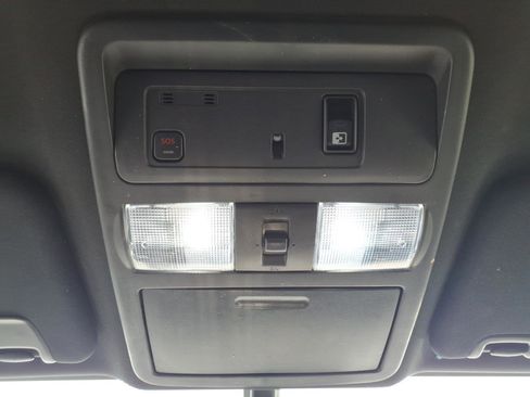 Used 2019 Nissan Titan SL w/ Midnight Edition AWD/4WD image 18