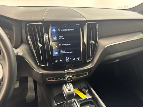 Used 2020 Volvo XC60 T6 Momentum AWD/4WD image 13