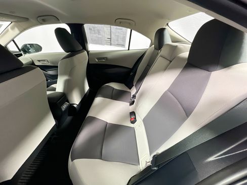Used 2025 Toyota Corolla LE image 28
