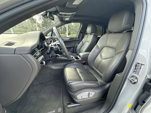 Used 2023 Porsche Macan image 13
