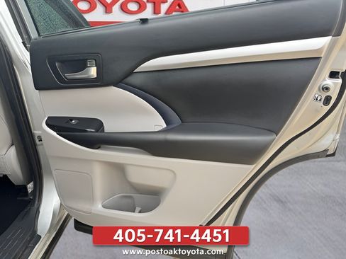 Used 2019 Toyota Highlander XLE w/ Protection Package #3 AWD/4WD image 14