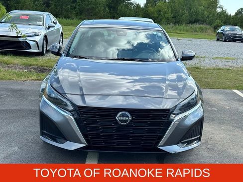 Used 2023 Nissan Altima 2.5 SL FWD image 2