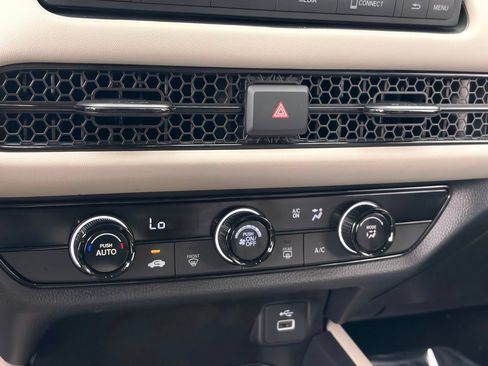 Used 2025 Honda HR-V LX image 26