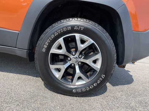 Certified 2016 Jeep Cherokee Trailhawk AWD/4WD image 10