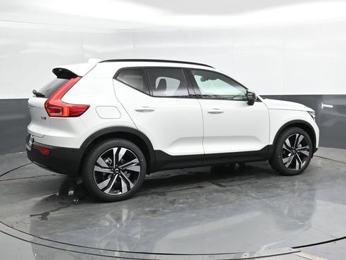 New 2025 Volvo XC40 B5 Plus w/ Protection Package Premier image 2