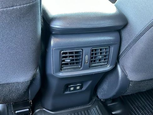 Used 2021 Toyota RAV4 XLE w/ Convenience Package AWD/4WD image 7