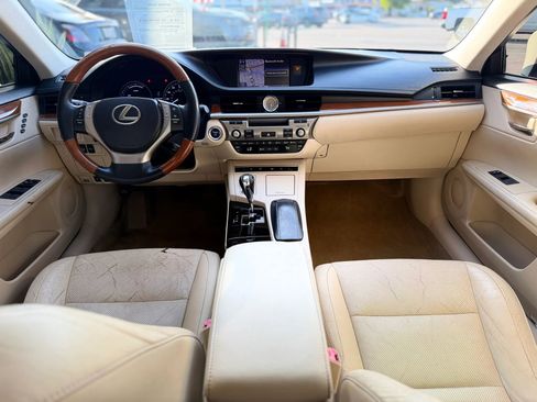 Used 2013 Lexus ES 300h w/ Luxury Pkg FWD image 20