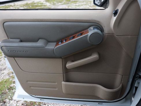 Used 2007 Ford Explorer Eddie Bauer RWD image 39