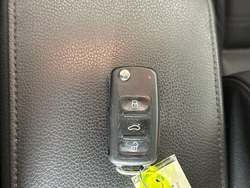 Used 2014 Volkswagen Jetta SEL FWD image 39