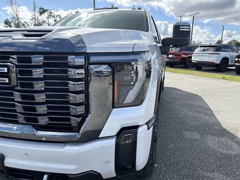 Used 2024 GMC Sierra 2500 Denali Ultimate image 8