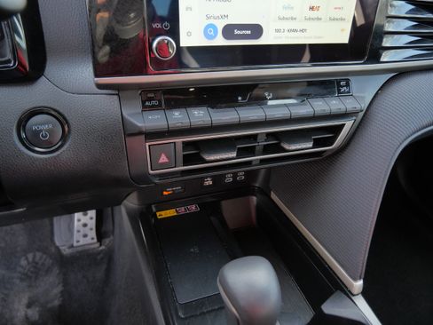 Certified 2025 Toyota Camry SE image 24