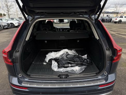 Used 2023 Volvo XC60 T8 Ultimate image 11