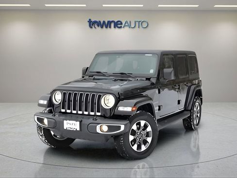 Used 2022 Jeep Wrangler Unlimited Sahara w/ Cold Weather Group AWD/4WD image 9