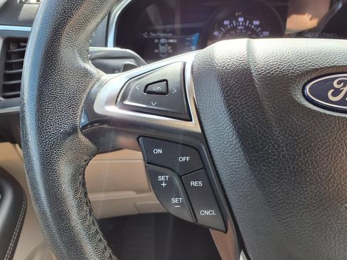 Used 2018 Ford Edge Titanium w/ Technology Package FWD image 19