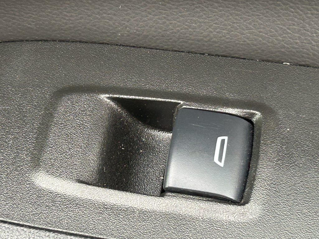 Used 2024 Chevrolet Equinox LT AWD/4WD image 35