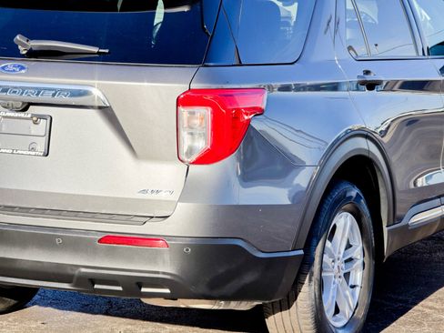 Used 2023 Ford Explorer XLT image 19