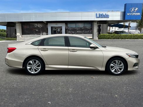 Used 2018 Honda Accord LX image 9