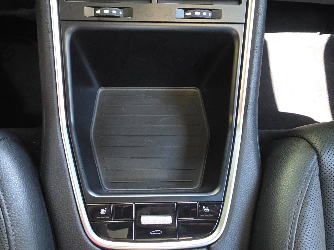 Used 2018 Porsche Panamera 4 AWD/4WD image 42