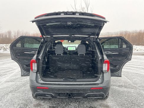 Used 2025 Ford Explorer ST-Line w/ Premium Package image 42