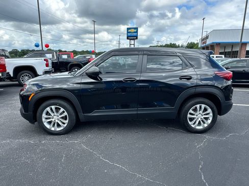 Used 2023 Chevrolet TrailBlazer LS FWD image 9