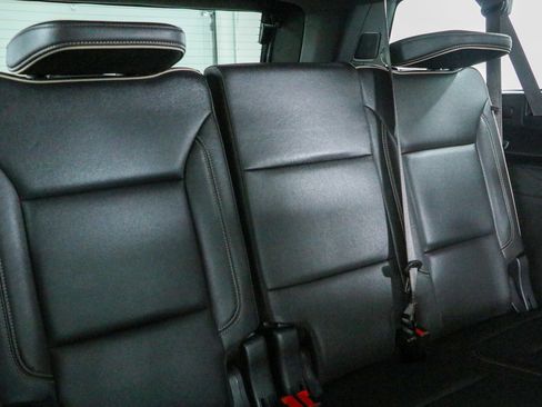 Used 2023 GMC Yukon XL SLT AWD/4WD image 33