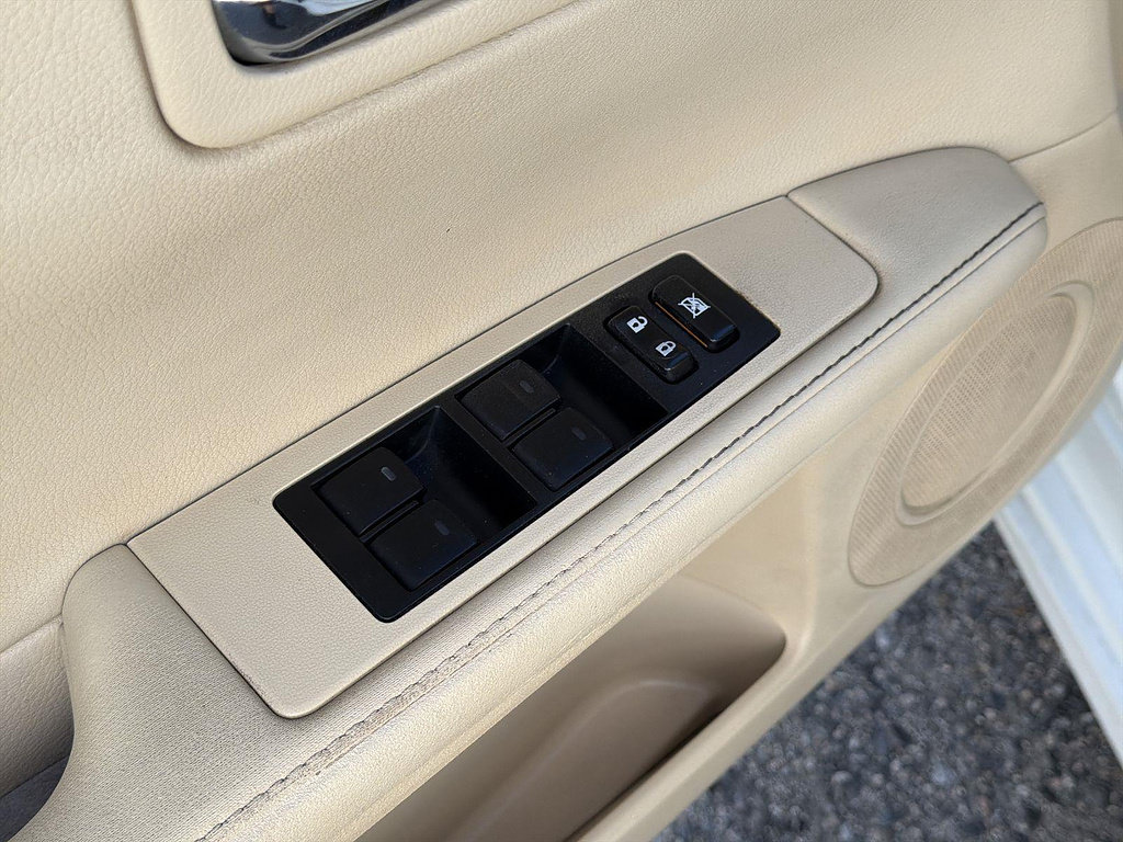 Used 2013 Lexus ES 300h w/ Premium Pkg FWD image 22