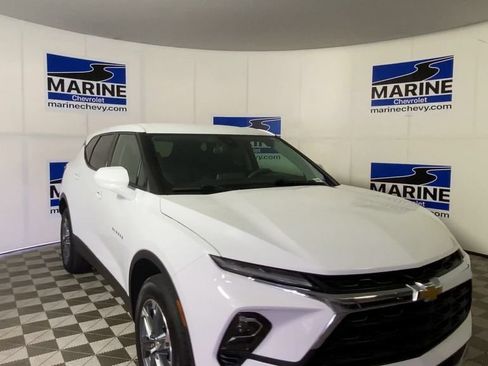 Used 2023 Chevrolet Blazer LT FWD image 4