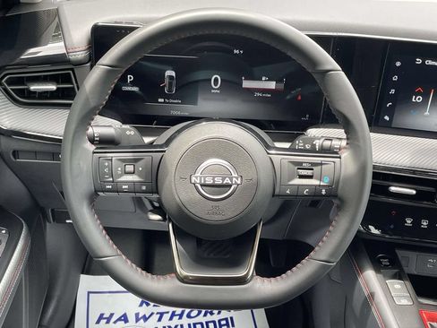Used 2025 Nissan Kicks SR FWD image 13