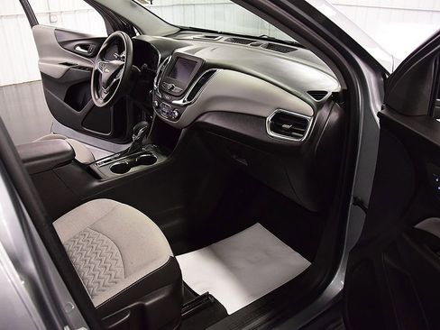 Used 2023 Chevrolet Equinox LS image 27