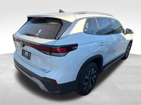 Used 2025 Volkswagen Tiguan S image 3