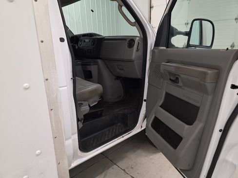 Used 2018 Ford E-350 and Econoline 350 Super Duty w/ Power Windows & Locks Group RWD image 6