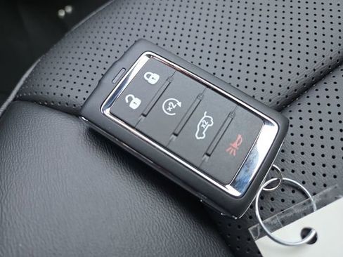 New 2025 Jeep Grand Cherokee L Limited w/ Luxury Tech Group II image 33