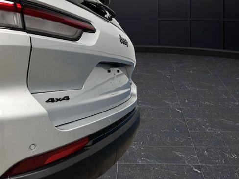 New 2025 Jeep Grand Cherokee L Limited w/ Luxury Tech Group II image 37