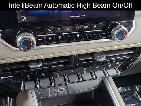 Used 2024 Chevrolet Colorado ZR2 w/ Technology Package image 43