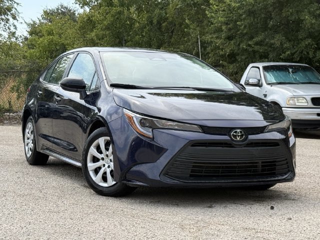 Used 2024 Toyota Corolla LE FWD image 2