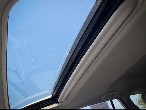 Used 2015 Toyota RAV4 XLE FWD image 4
