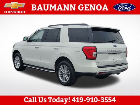Used 2023 Ford Expedition XLT AWD/4WD image 3