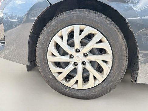 Used 2019 Toyota Corolla LE FWD image 37