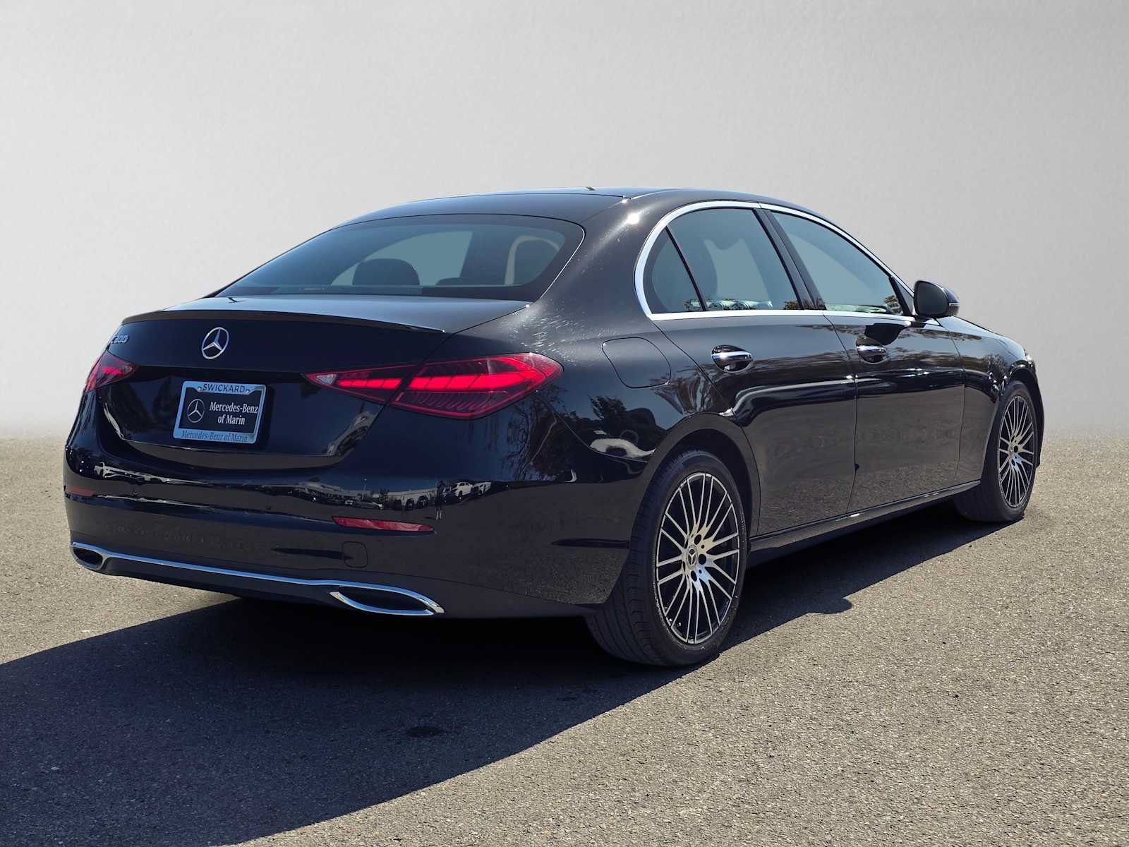 Used 2025 Mercedes-Benz C 300 Sedan image 3