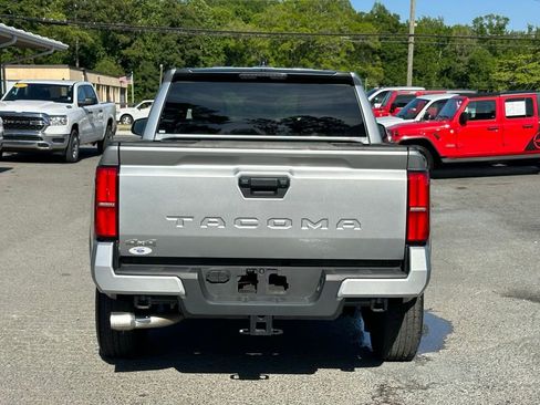 Used 2024 Toyota Tacoma SR5 AWD/4WD image 8