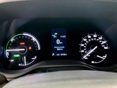 Used 2024 Toyota Sienna XSE image 22