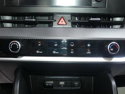 Used 2024 Kia Sportage LX FWD image 37