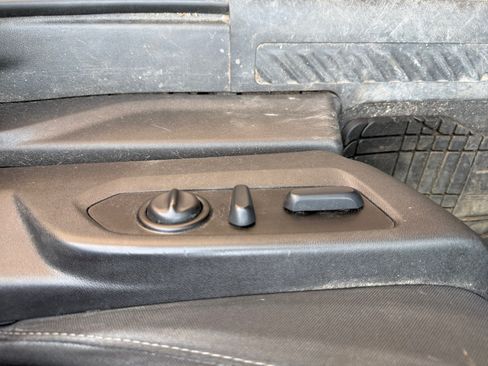 Used 2022 Chevrolet Silverado 1500 Custom AWD/4WD image 14