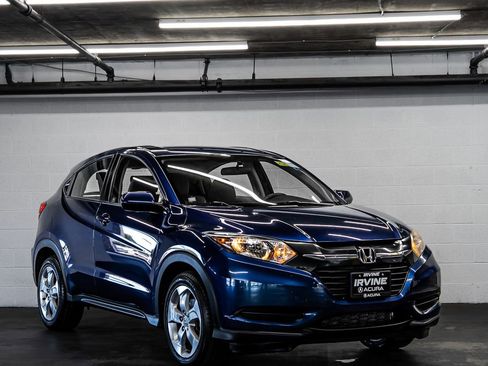 Used 2016 Honda HR-V LX image 7